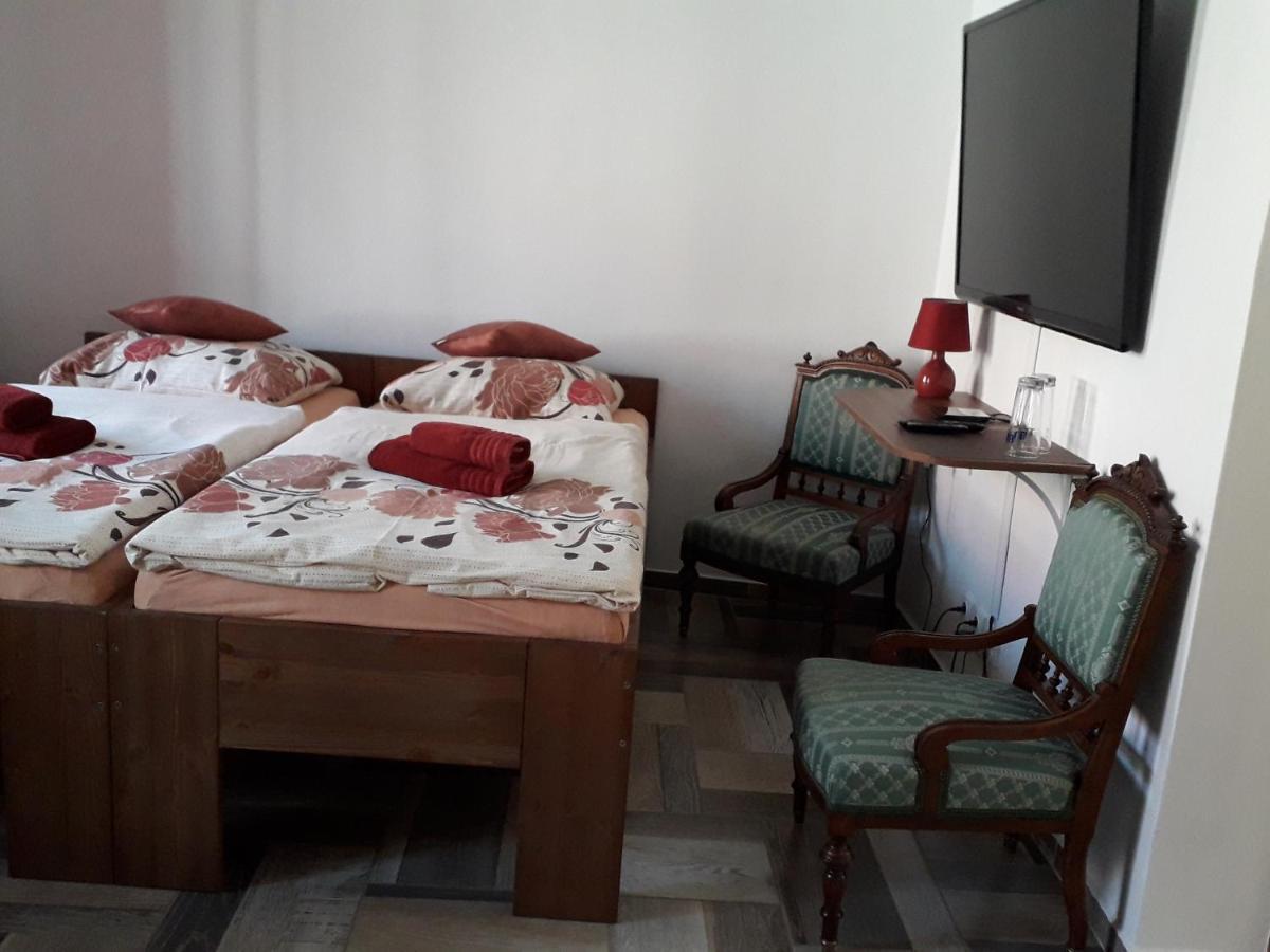 Šenk U Kovárny Mariánské Lázně Exterior foto